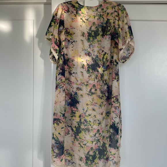 Floral Beach Cover/ Dress Cover size Small - Picture 2 of 2